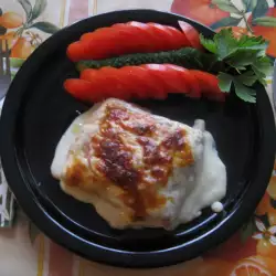 Фаршированные блинчики с соусом Бешамель